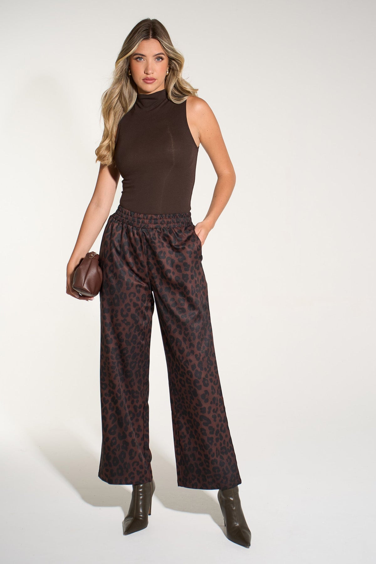 Leopard-Print-Wide-Leg-Trouser-in-Brown