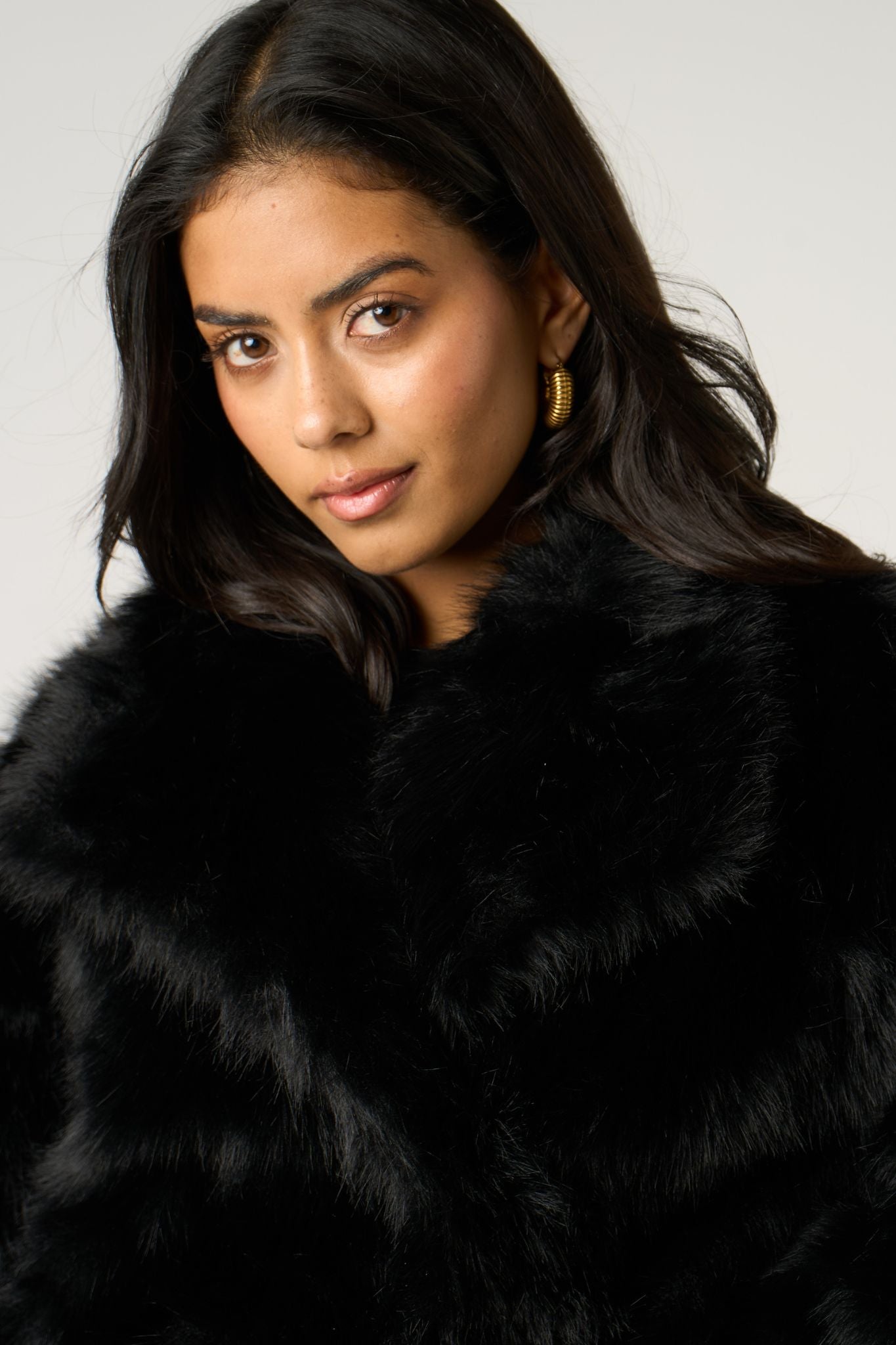 monroe-shawl-collar-jacket-black-faux-fur-2