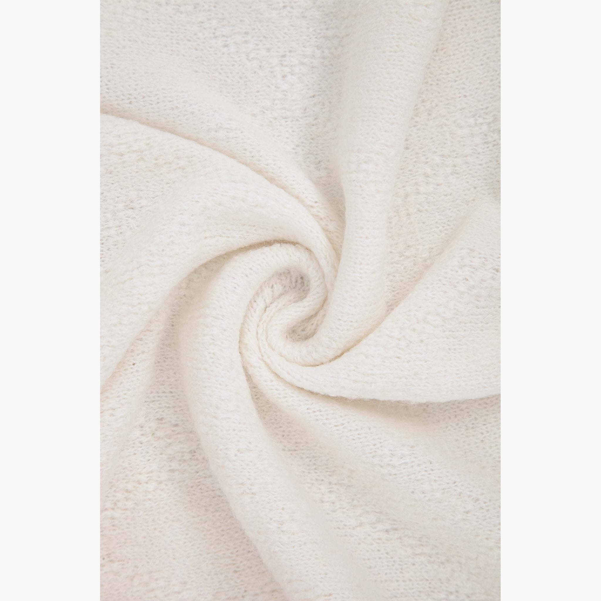 hadley-cream-wool-blend-heavyweight-scarf-close-up-knitted